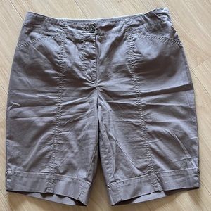 CHICOS WOMENS BERMUDA SHORTS SIZE 0 (US S/4) TAN COTTON SPANDEX BLEND